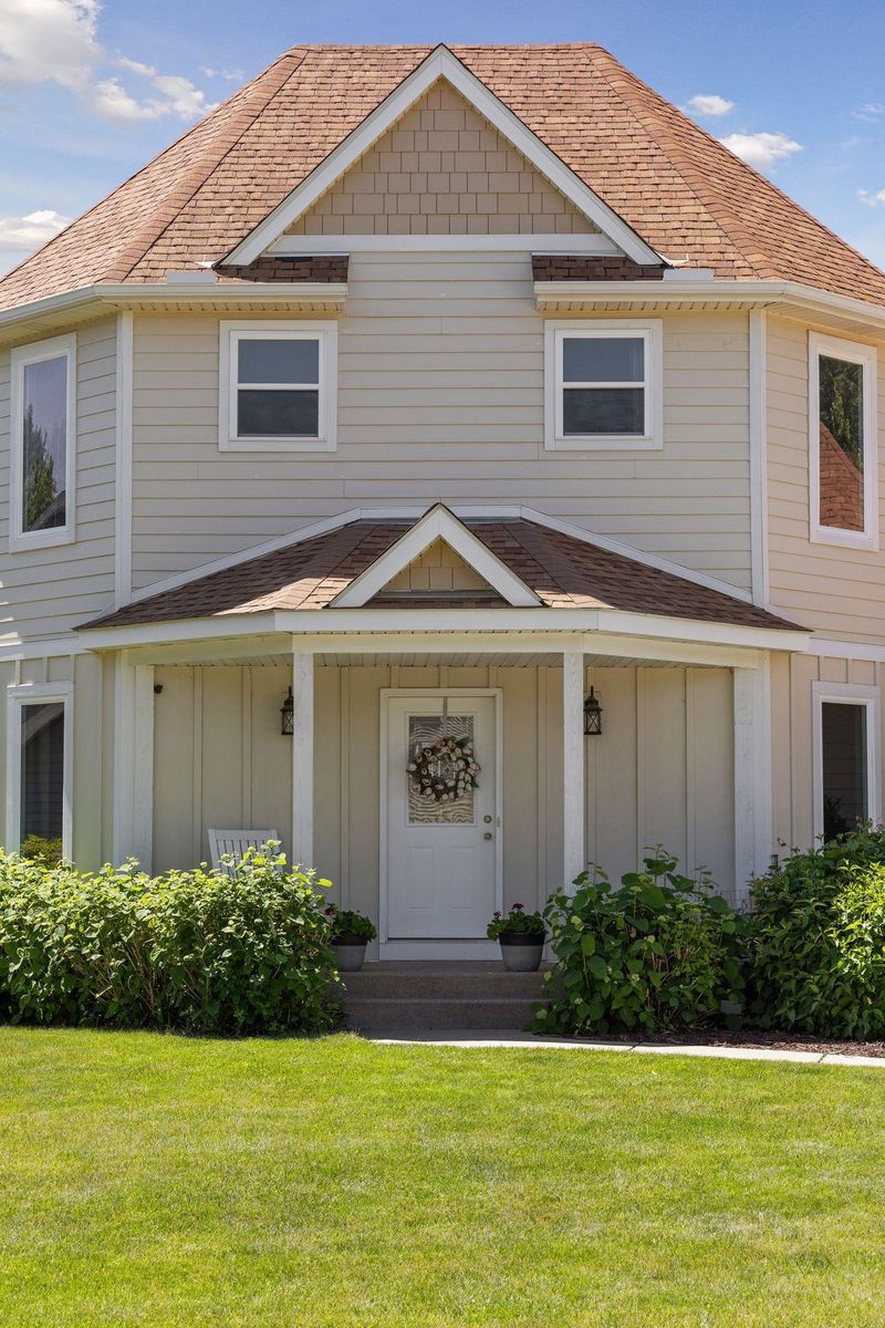 3558 Oxford Dr, Woodbury, MN 55125