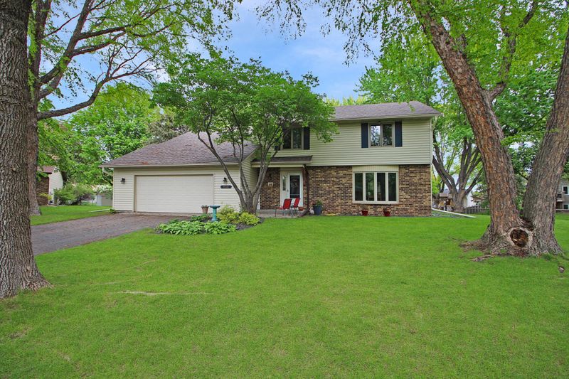 10546 Monticello Ln N, Maple Grove, MN 55369