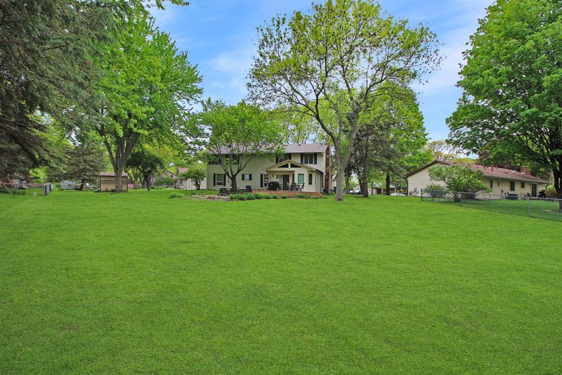 10546 Monticello Ln N, Maple Grove, MN 55369