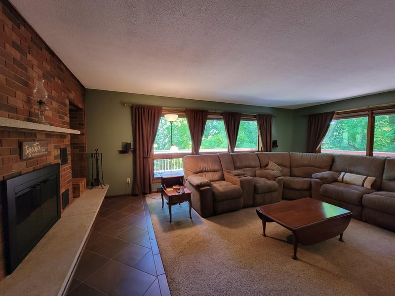5737 Fox Chase Dr, Hokah, MN 55941