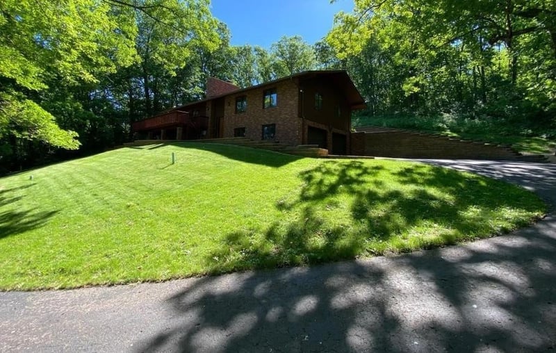 5737 Fox Chase Dr, Hokah, MN 55941