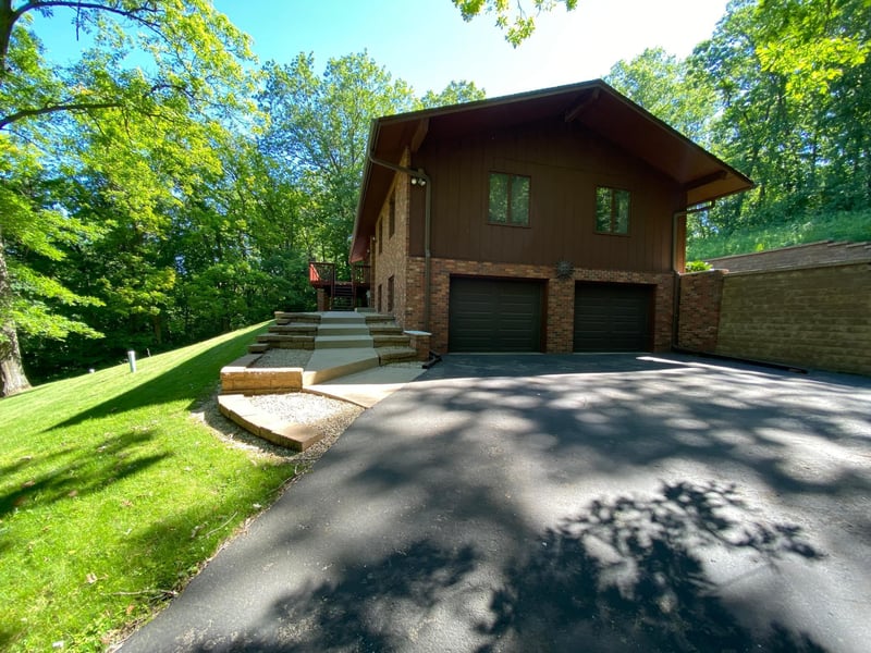 5737 Fox Chase Dr, Hokah, MN 55941