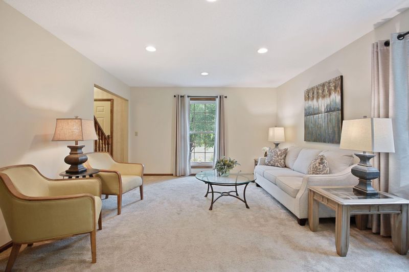 41 Carriage Ln, Burnsville, MN 55306
