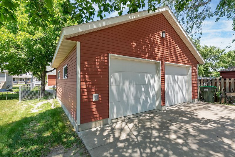 108 3rd St SE, Melrose, MN 56352