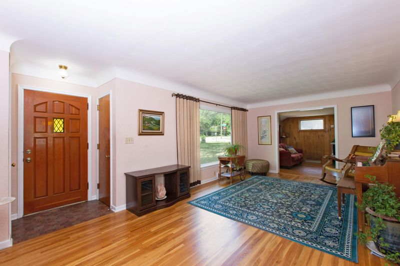 3235 Lake Elmo Ave N, Lake Elmo, MN 55042