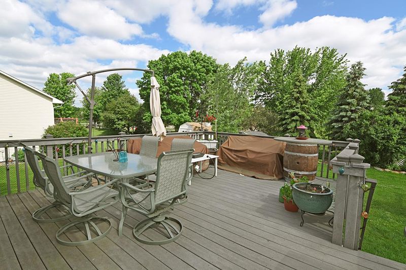 9180 Fallon Dr NE, Monticello, MN 55362