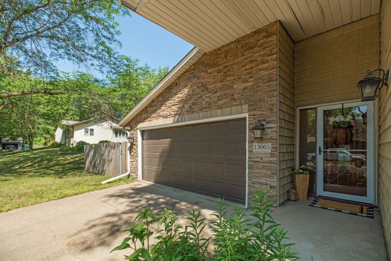 13065 Eveleth Ave, Apple Valley, MN 55124