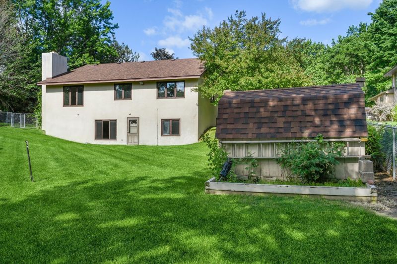 7610 Orchid Ln N, Maple Grove, MN 55311