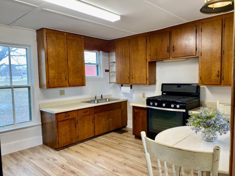 217 Benton St E, Le Roy, MN 55951