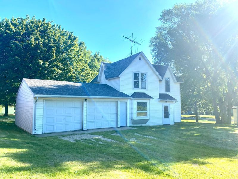 217 Benton St E, Le Roy, MN 55951