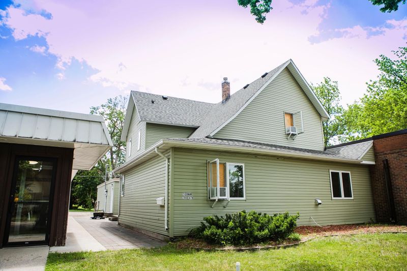 200 E 6th St, Morris, MN 56267