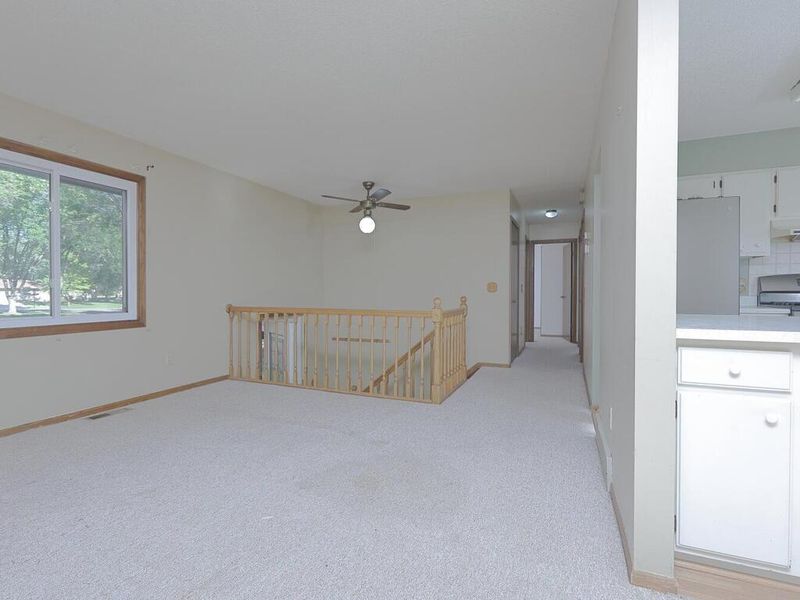 619 Northgate Cir, Winsted, MN 55395