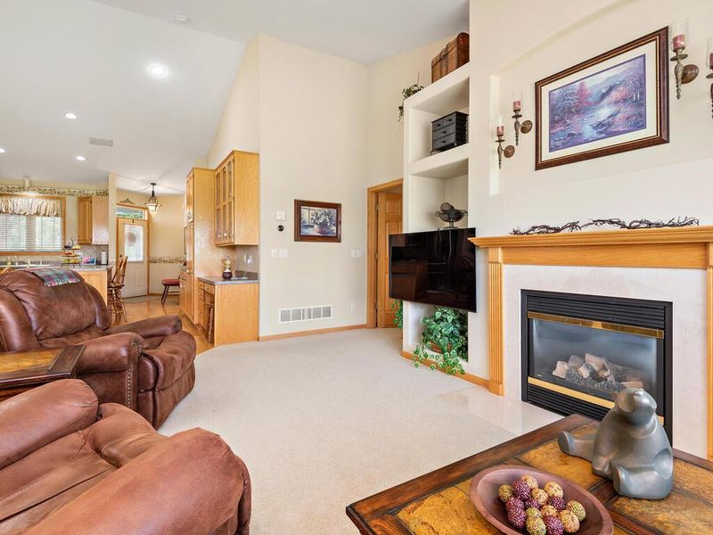 5469 Jason Ct, Albertville, MN 55301