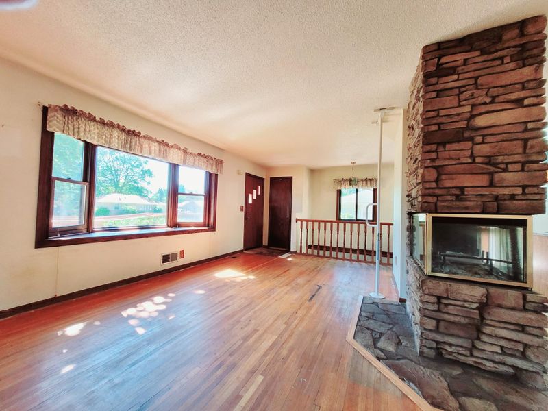 6143 Kyle Ave N, Brooklyn Center, MN 55429