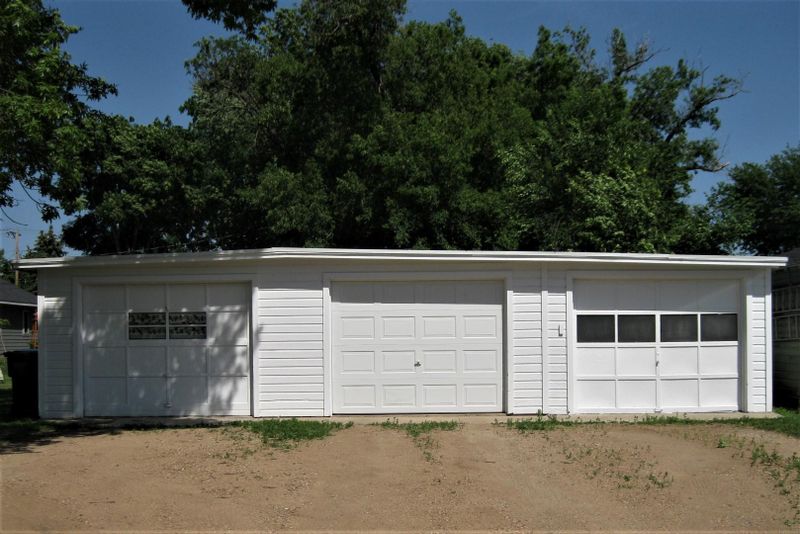 307 1st Ave W, Osakis, MN 56360