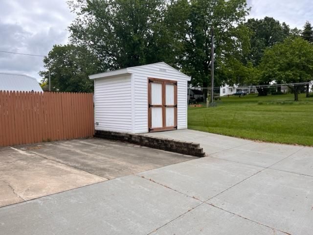 427 W Washington St, Caledonia, MN 55921