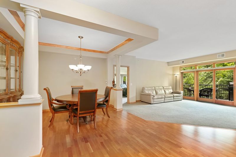 5250 Grandview Sq #2301, Edina, MN 55436