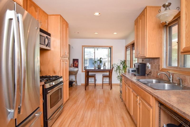 6230 Lee Ave N, Brooklyn Center, MN 55429