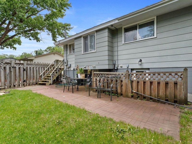 833 Ballantyne Ln NE, Spring Lake Park, MN 55432