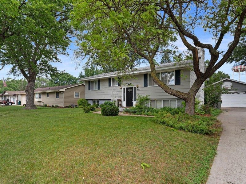833 Ballantyne Ln NE, Spring Lake Park, MN 55432