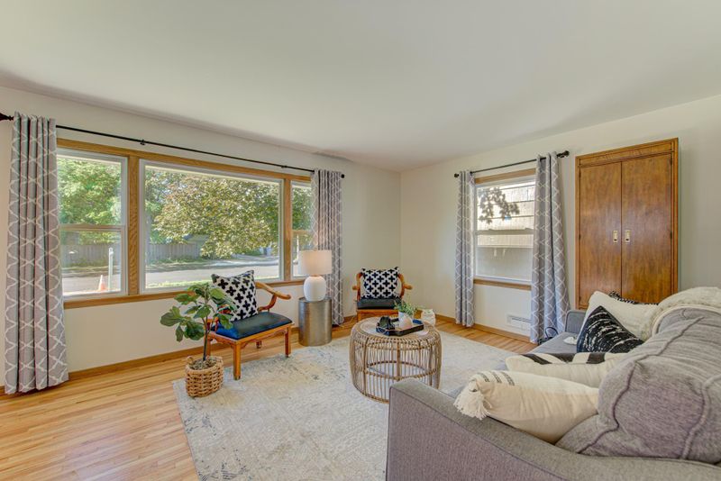 2908 W 60th St, Minneapolis, MN 55410
