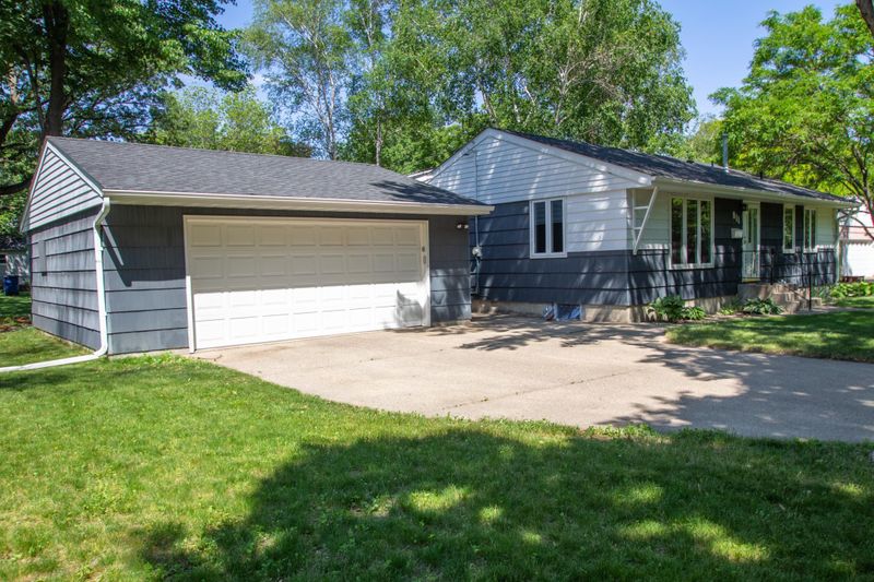 811 8th Ave SE, Saint Cloud, MN 56304