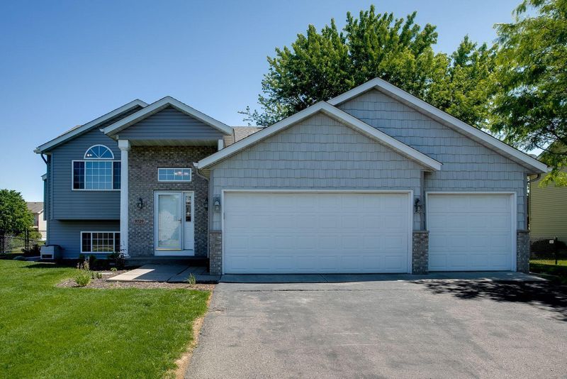 9729 43rd St NE, Saint Michael, MN 55376