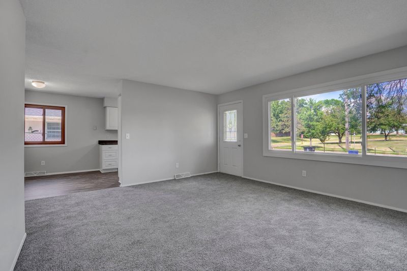 1143 White Bear Ave N, Saint Paul, MN 55106
