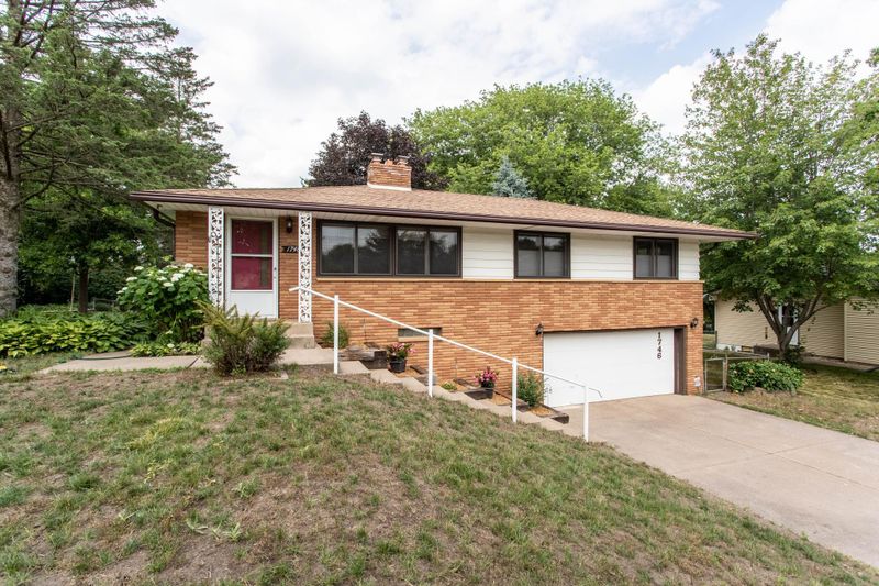 1746 Sioux Blvd, New Brighton, MN 55112