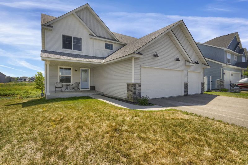17944 Embers Ave, Lakeville, MN 55044