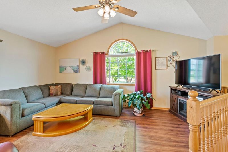 630 Acacia Dr S, Annandale, MN 55302