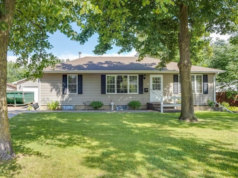 432 Birch St N, Cambridge, MN 55008