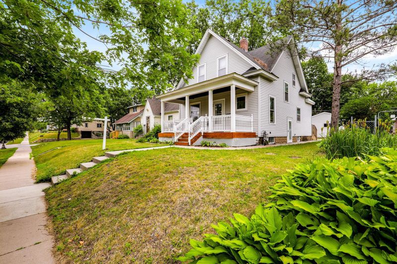 98 Rose Ave W, Saint Paul, MN 55117