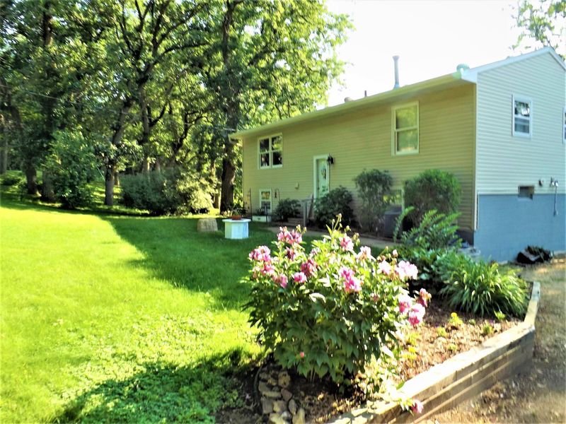 2025 Queens Ave S, Lakeland, MN 55043