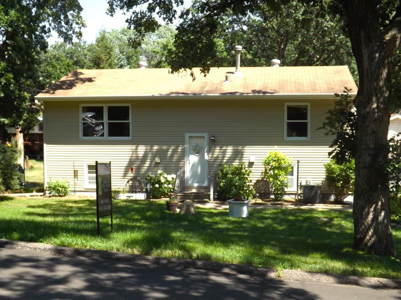 2025 Queens Ave S, Lakeland, MN 55043