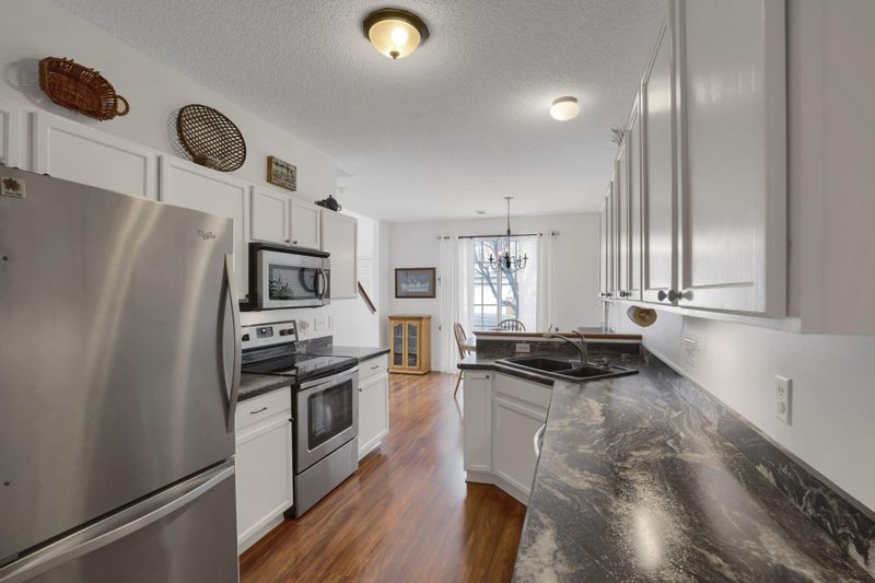 9200 Holly Ln N, Maple Grove, MN 55311