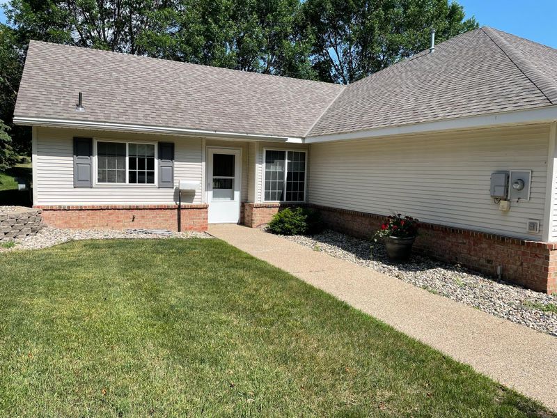 703 24th St SE, Willmar, MN 56201