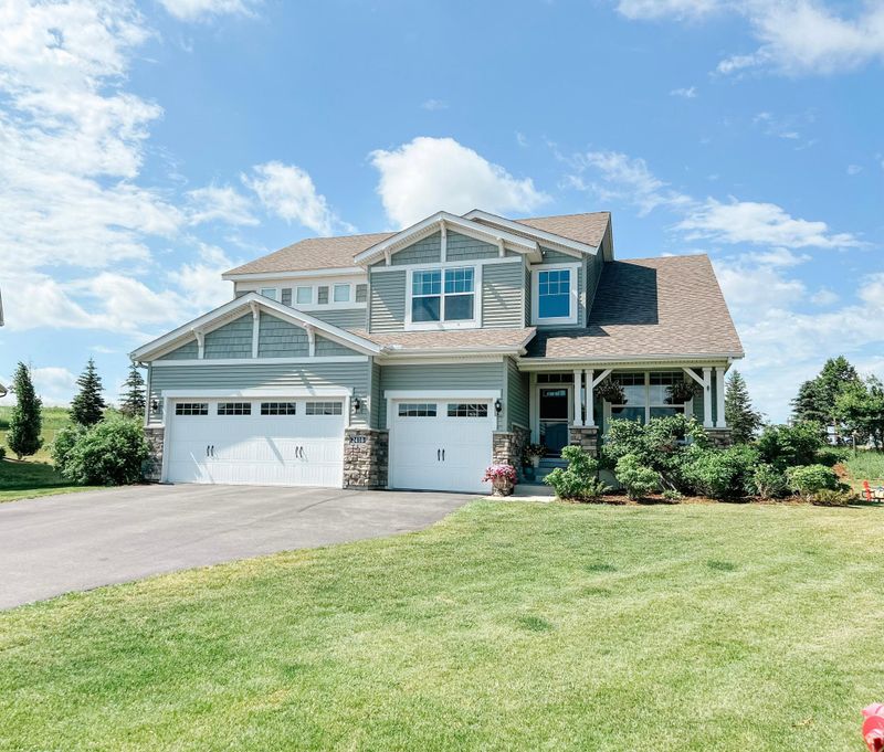 2418 Lacy Ln, Victoria, MN 55386