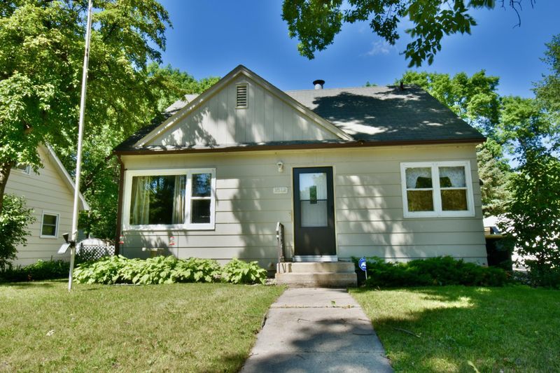 1512 7 1/2 St SW, Willmar, MN 56201