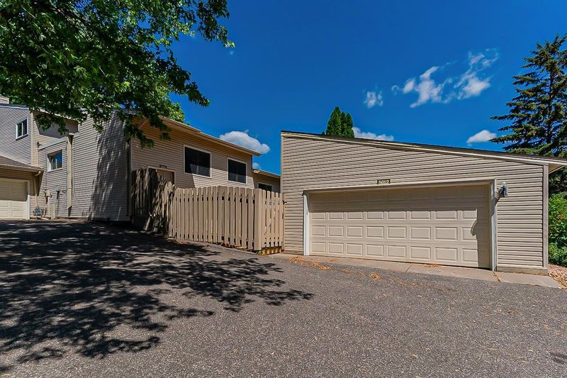 5612 W Bavarian Ps, Fridley, MN 55432