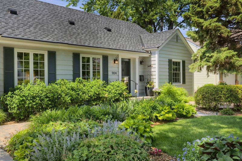 5124 Halifax Ave S, Edina, MN 55424