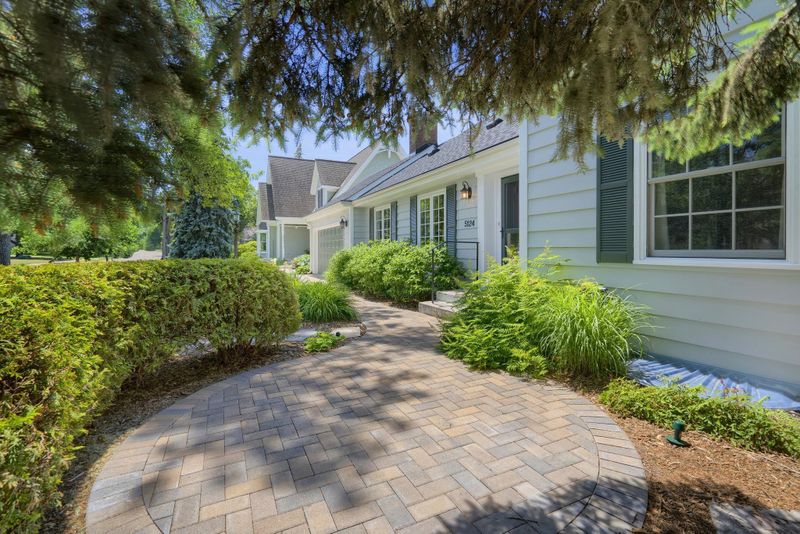 5124 Halifax Ave S, Edina, MN 55424