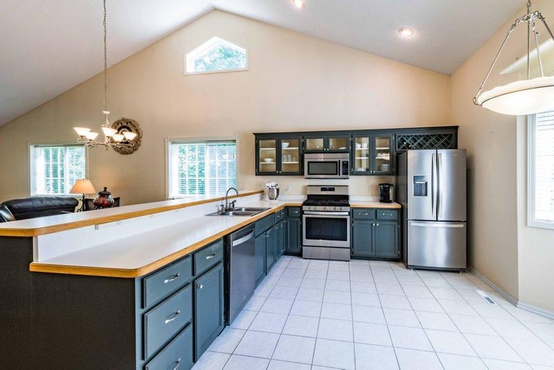 734 E Nicollet Blvd, Burnsville, MN 55337
