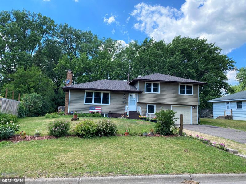7013 Regent Ave N, Brooklyn Center, MN 55429