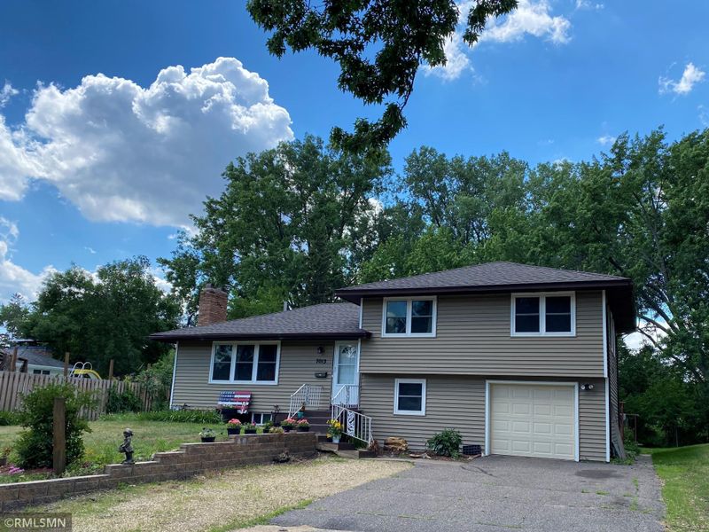 7013 Regent Ave N, Brooklyn Center, MN 55429