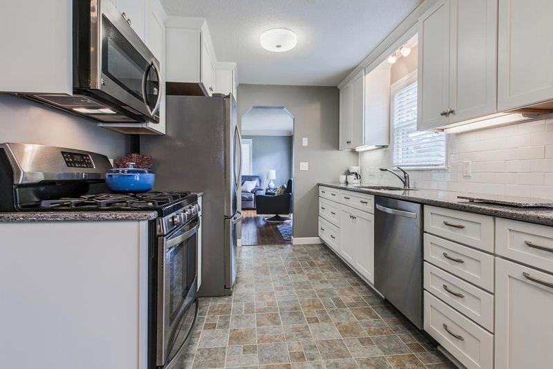 1057 Island Lake Ave, Shoreview, MN 55126