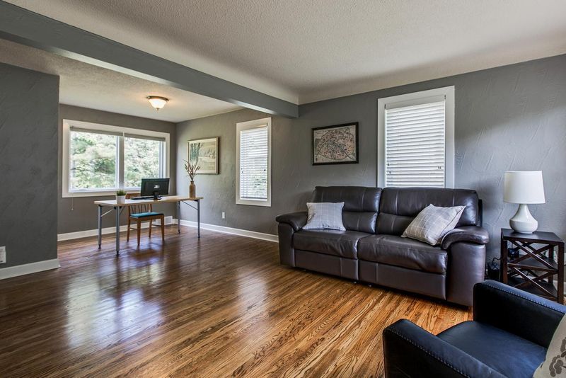 1057 Island Lake Ave, Shoreview, MN 55126