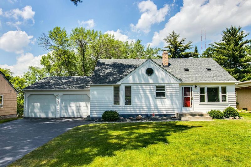 1057 Island Lake Ave, Shoreview, MN 55126