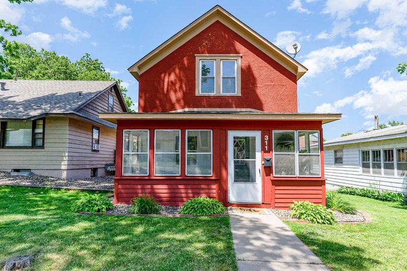 311 4th St E, Hastings, MN 55033