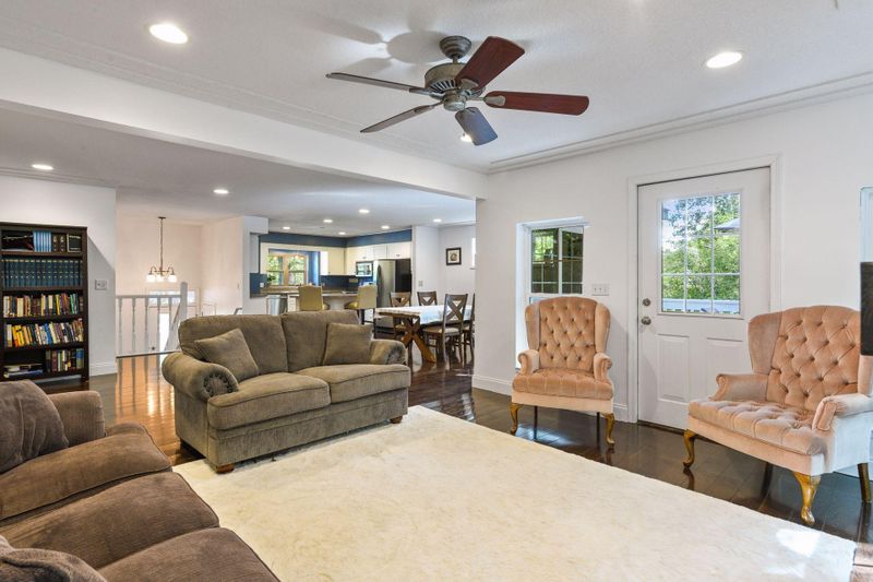 9555 Timberwood Rd, Chaska, MN 55318